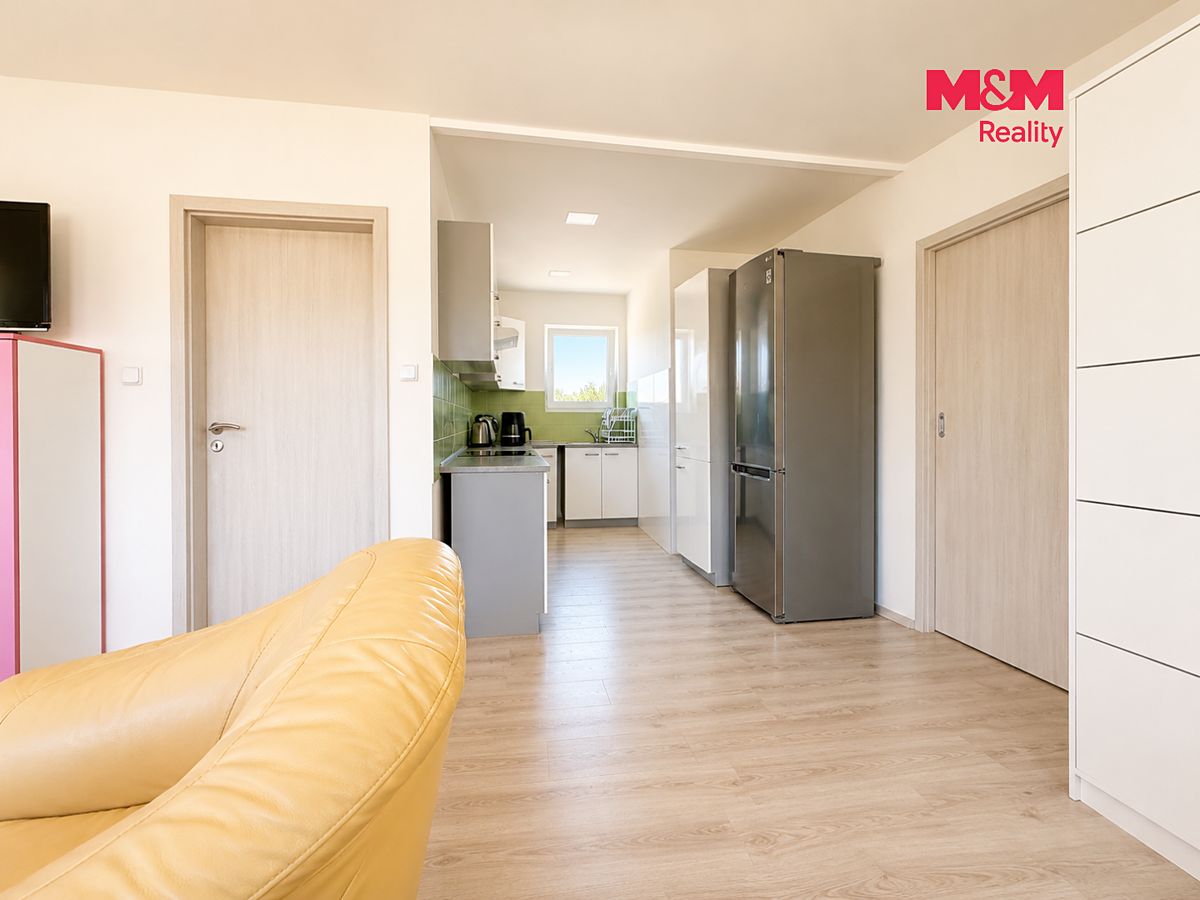 Prodej rodinného domu 70 m², pozemek 882 m² – fotografie 2