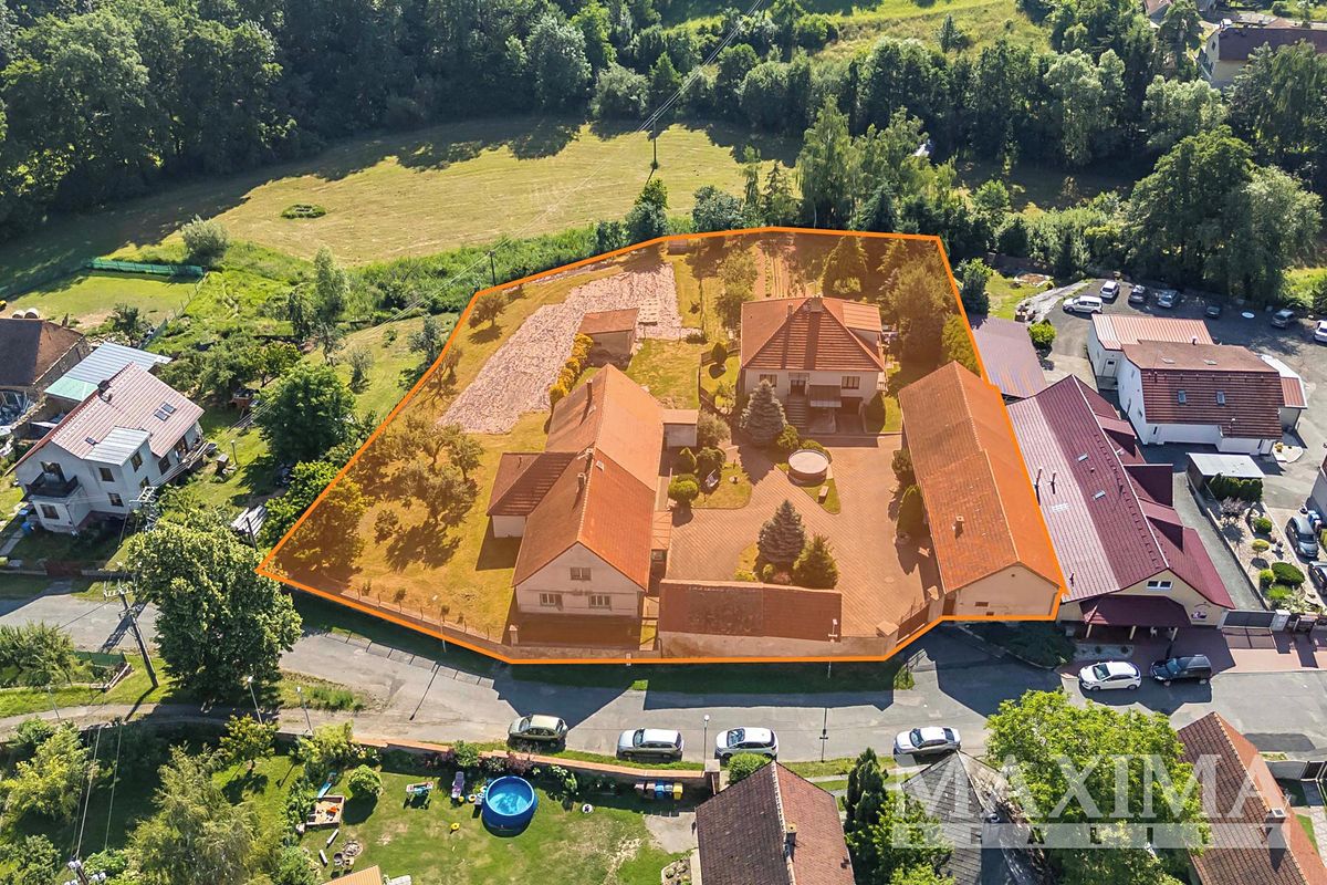 Prodej rodinného domu 340 m², pozemek 4800 m² – fotografie 2