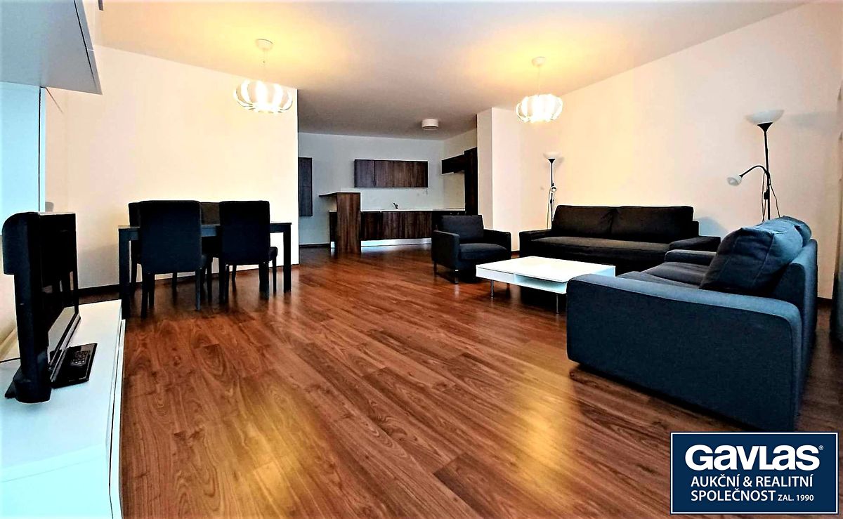 Pronájem bytu 2+kk 125 m² – fotografie 3