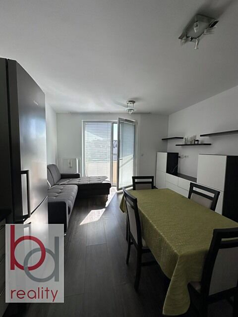 Pronájem bytu 2+kk 54 m² – fotografie 3
