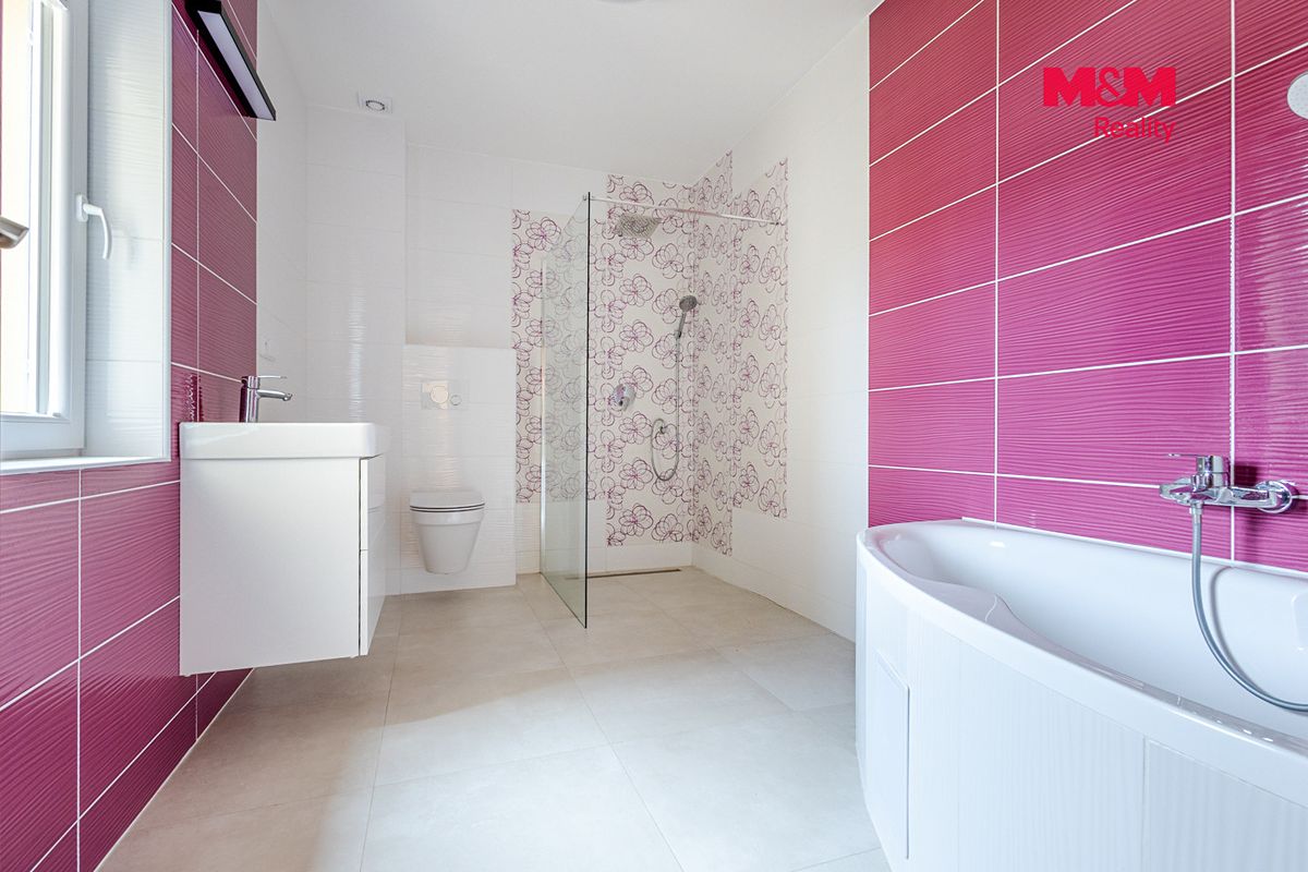 Prodej rodinného domu 180 m², pozemek 1371 m² – fotografie 5