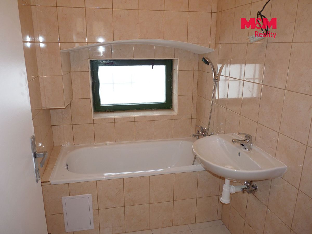Prodej rodinného domu 385 m², pozemek 287 m² – fotografie 4