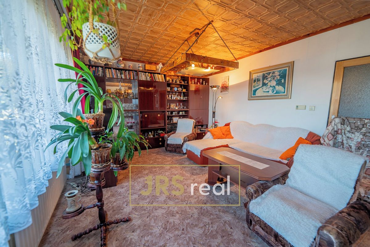Prodej rodinného domu 276 m², pozemek 788 m² – fotografie 5