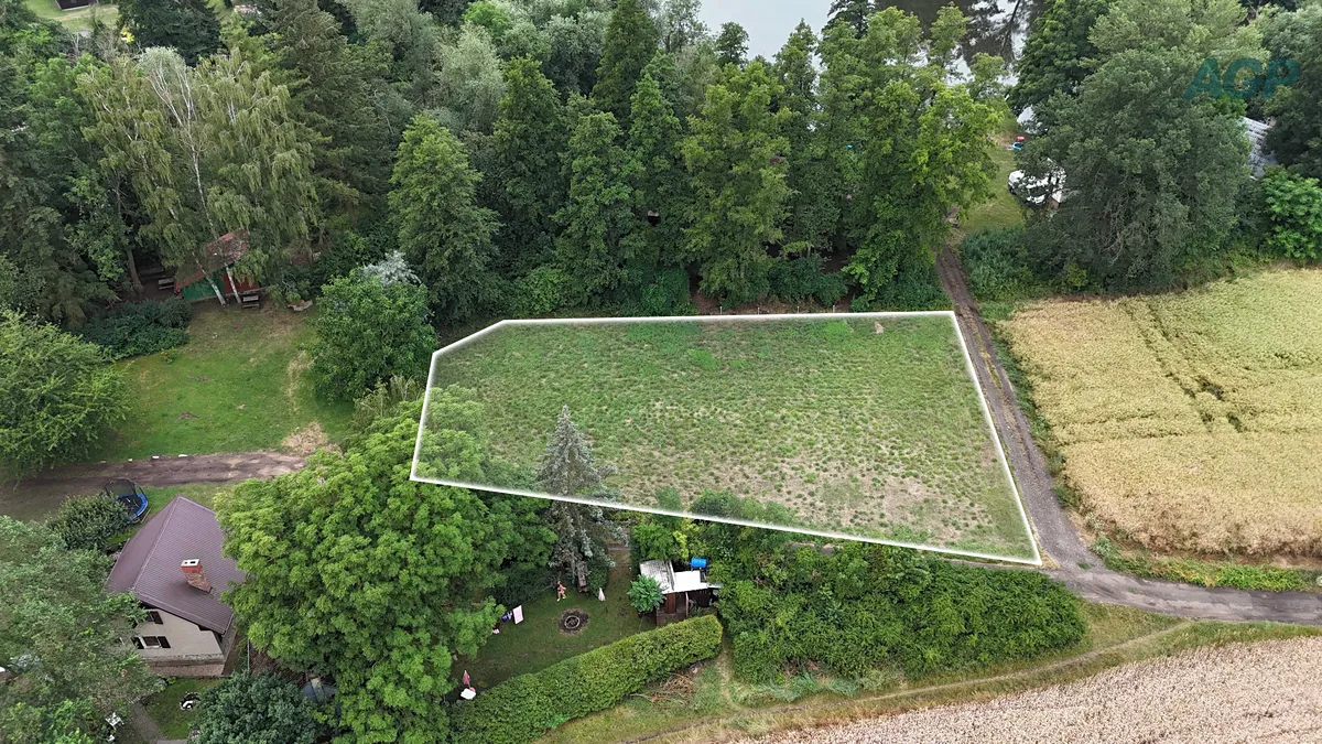 Prodej pole 1183 m²