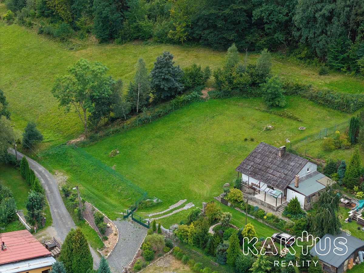 Prodej stavebního pozemku 1367 m² – fotografie 2