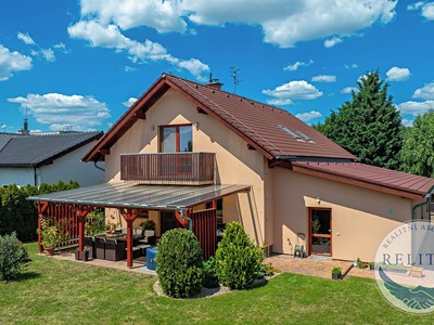 Prodej  rodinného domu 195 m², pozemek 813 m²