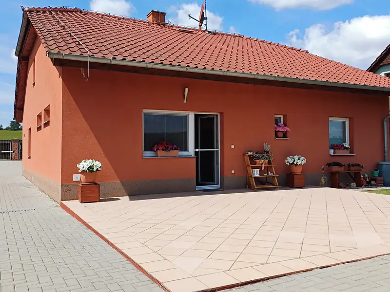 Prodej rodinného domu 131 m², pozemek 1061 m², Cholina – náhled fotky 2