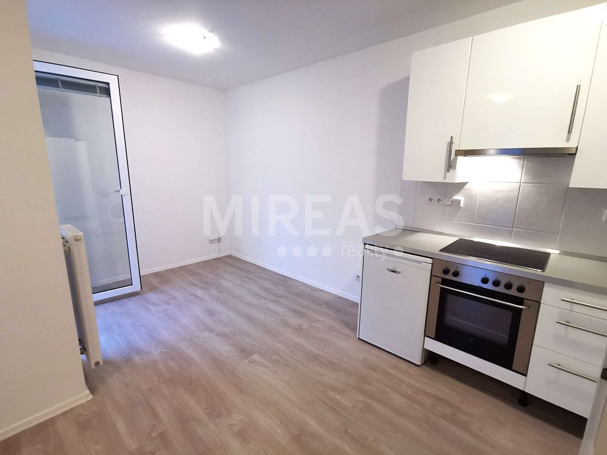 Pronájem bytu 2+kk 38 m² – fotografie 5