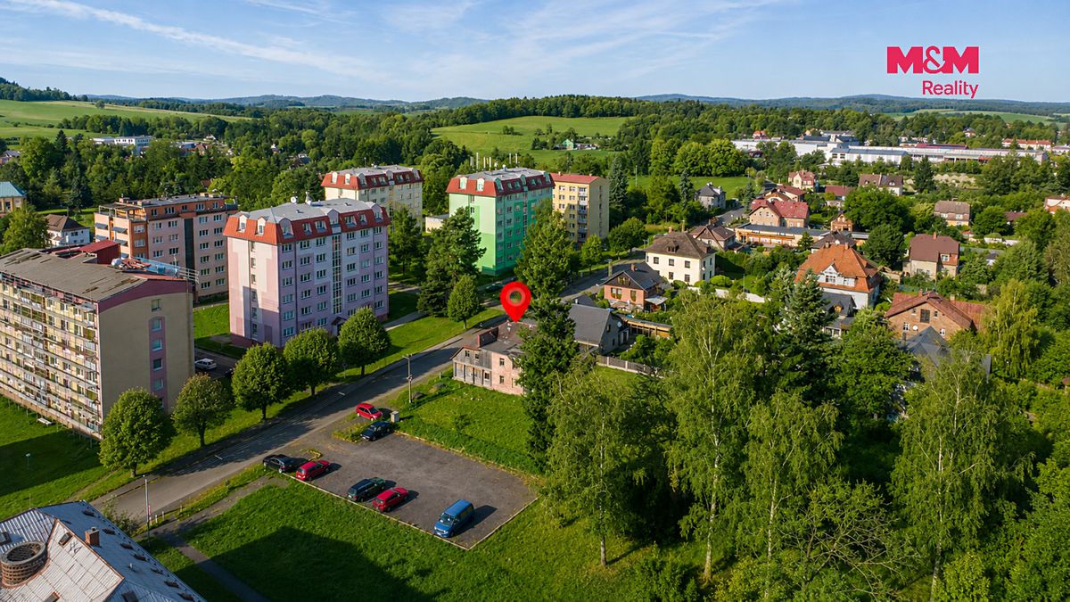 Prodej rodinného domu 200 m², pozemek 1221 m² – fotografie 4