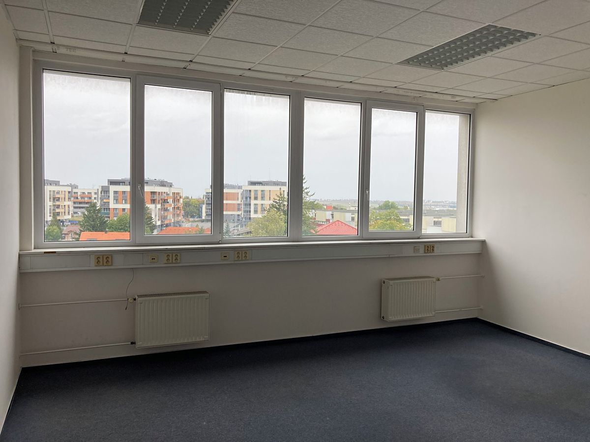 Pronájem kanceláře 36 m² – fotografie 3