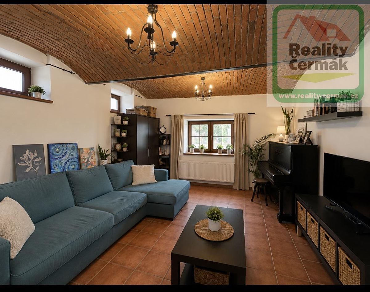 Prodej rodinného domu 230 m², pozemek 315 m² – fotografie 3