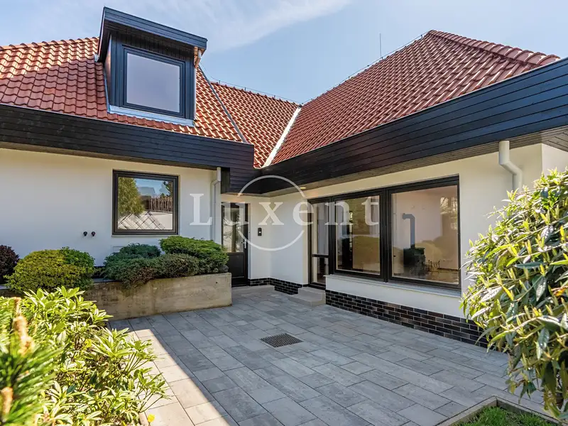Pronájem rodinného domu 417 m², pozemek 1180 m², Praha – náhled fotky 2