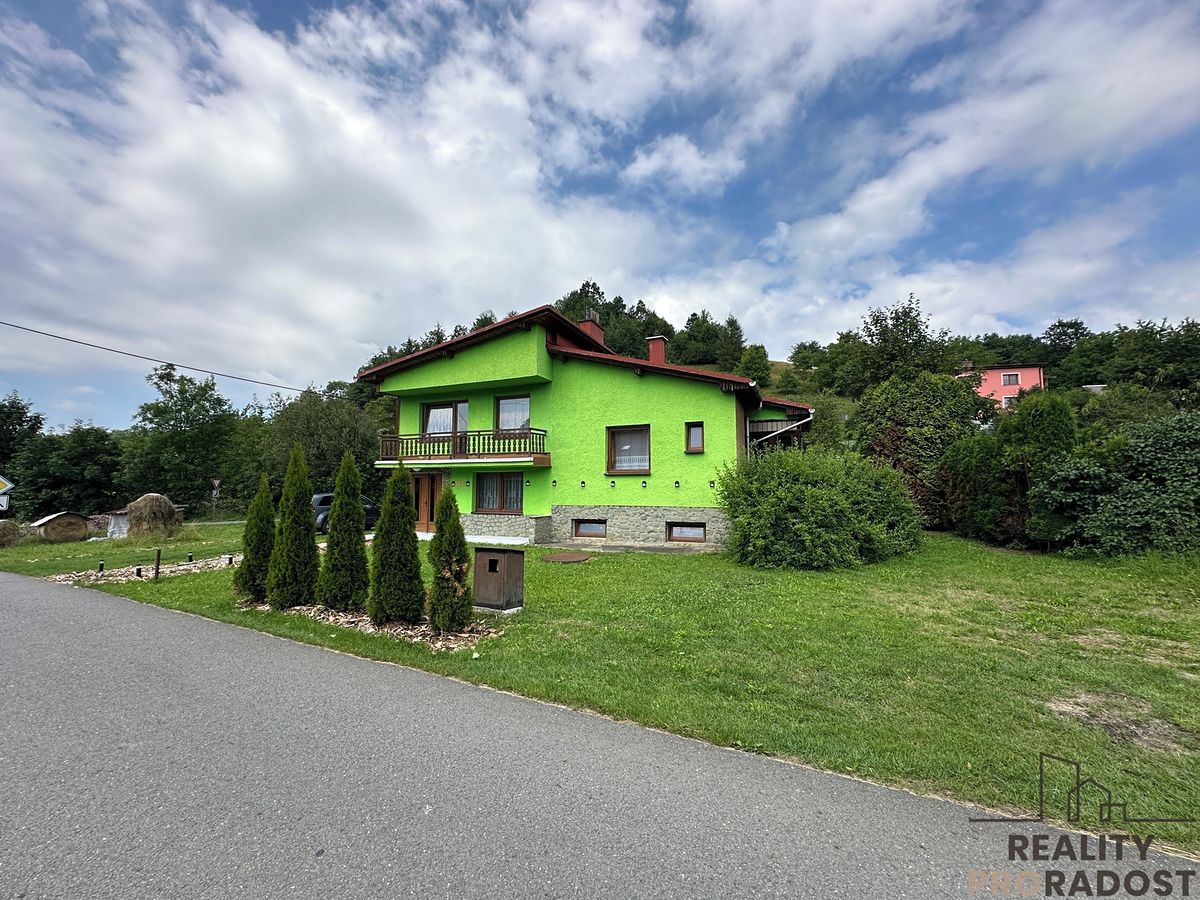 Prodej rodinného domu 160 m², pozemek 750 m² – fotografie 2
