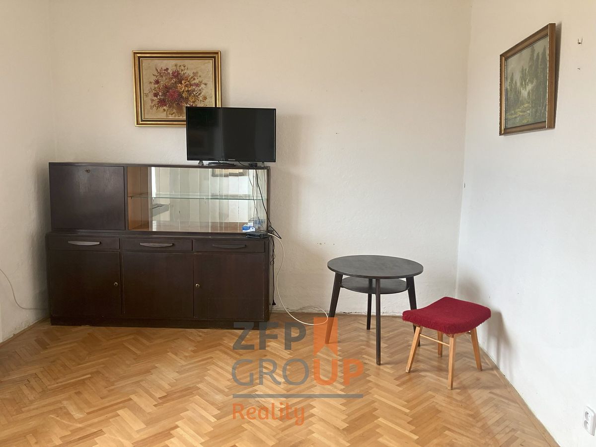 Prodej rodinného domu 314 m², pozemek 599 m² – fotografie 2