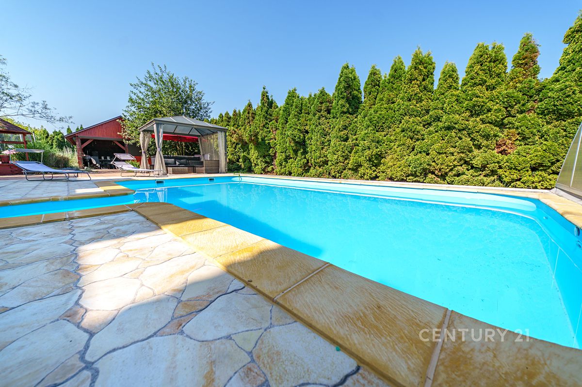 Prodej rodinného domu 545 m², pozemek 2148 m² – fotografie 4