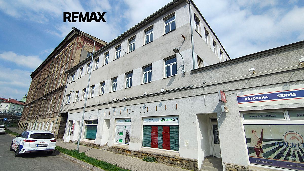Pronájem kanceláře 256 m²