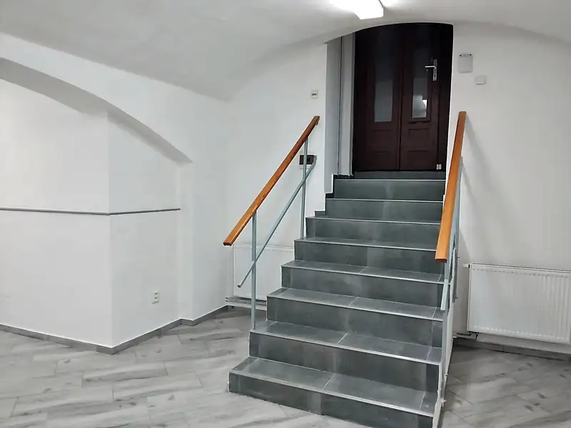 Pronájem kanceláře 83 m², Praha – náhled fotky 1