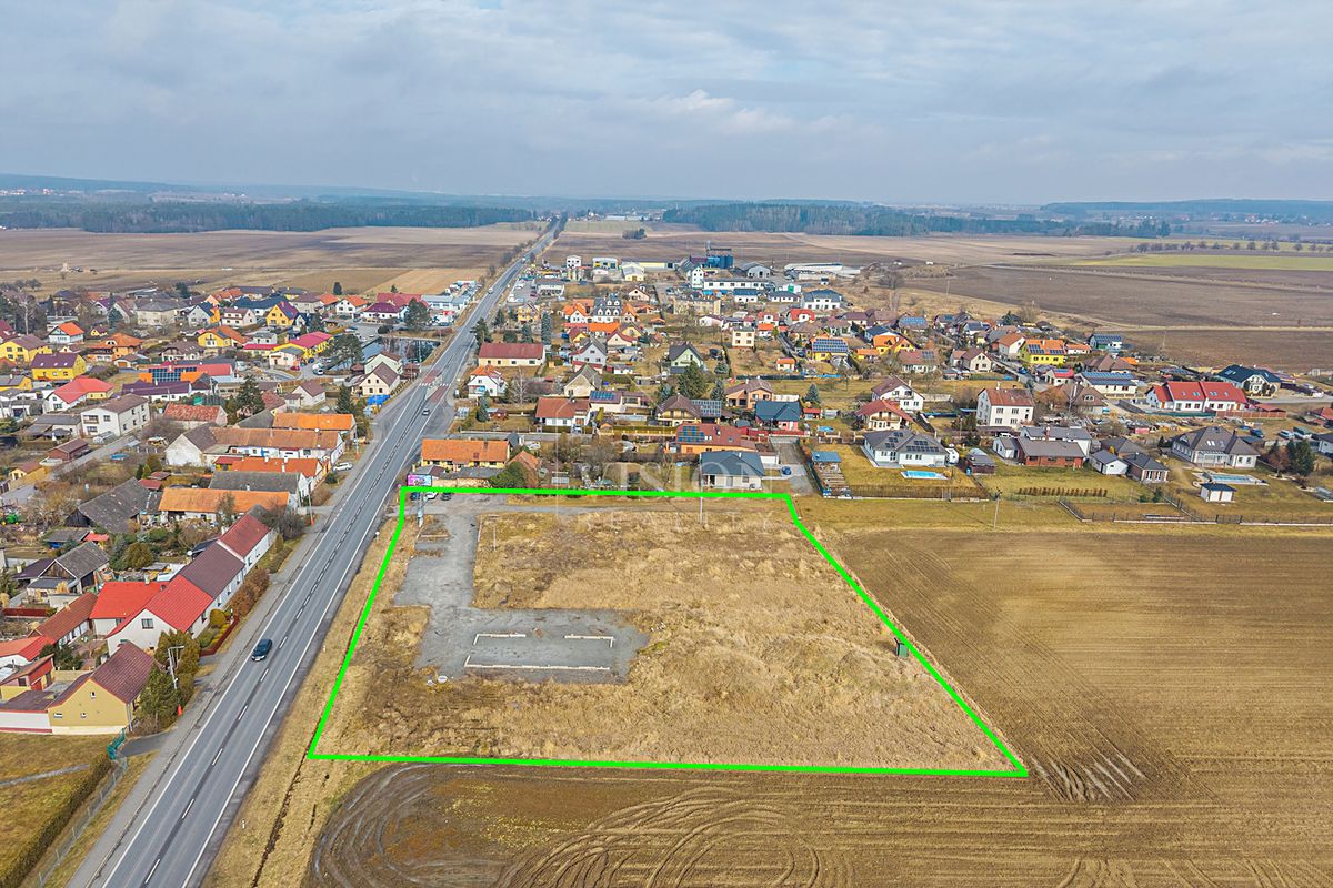 Prodej komerčního pozemku 7031 m²
