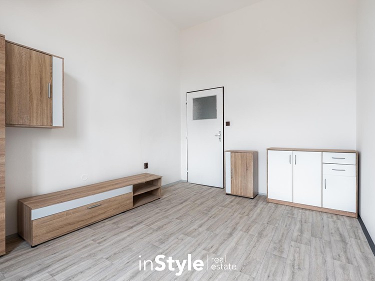 Pronájem bytu 3+kk, 67 m² (13 z 23)