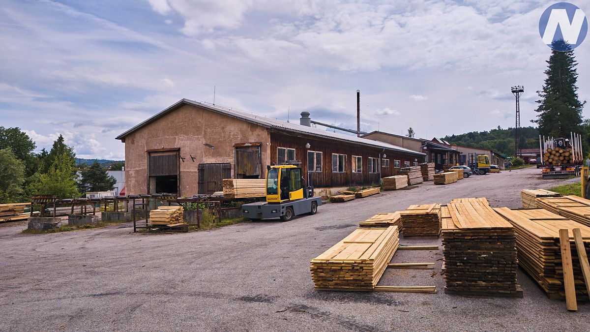 Prodej výrobní haly, prostoru 1956 m²