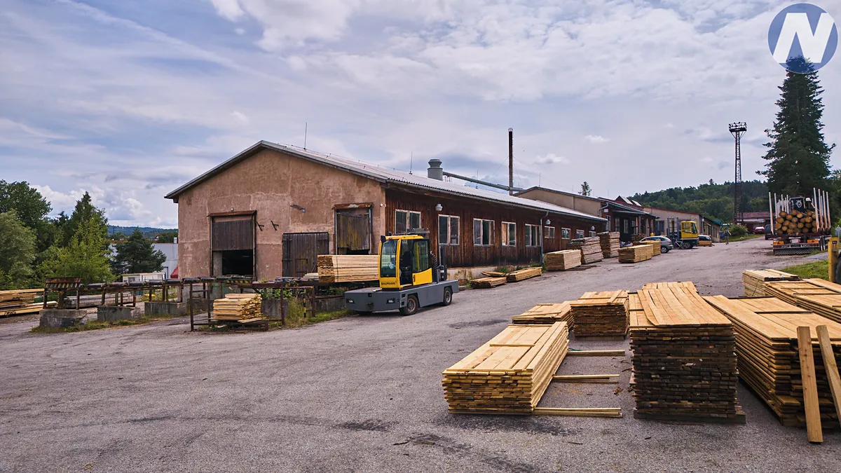 Prodej výrobní haly, prostoru 1956 m²