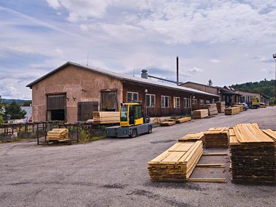 Prodej výrobní haly, prostoru 1956 m²