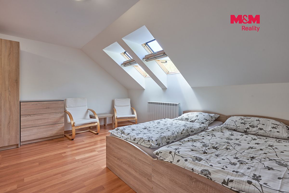 Prodej rodinného domu 130 m², pozemek 376 m² – fotografie 2
