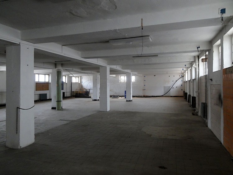 Комерційне приміщення в оренду, 2 200 м² (1 з 6)