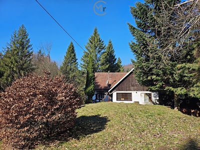Prodej rodinného domu 140 m², pozemek 1965 m²