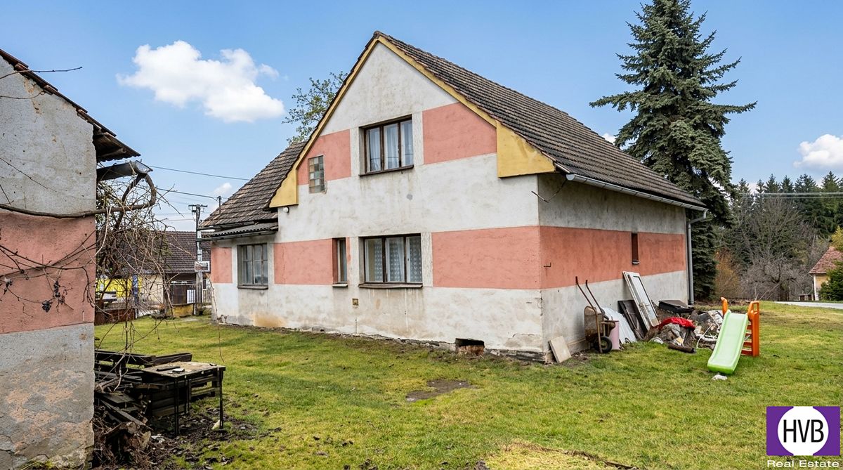 Prodej rodinného domu 160 m², pozemek 1298 m² – fotografie 3