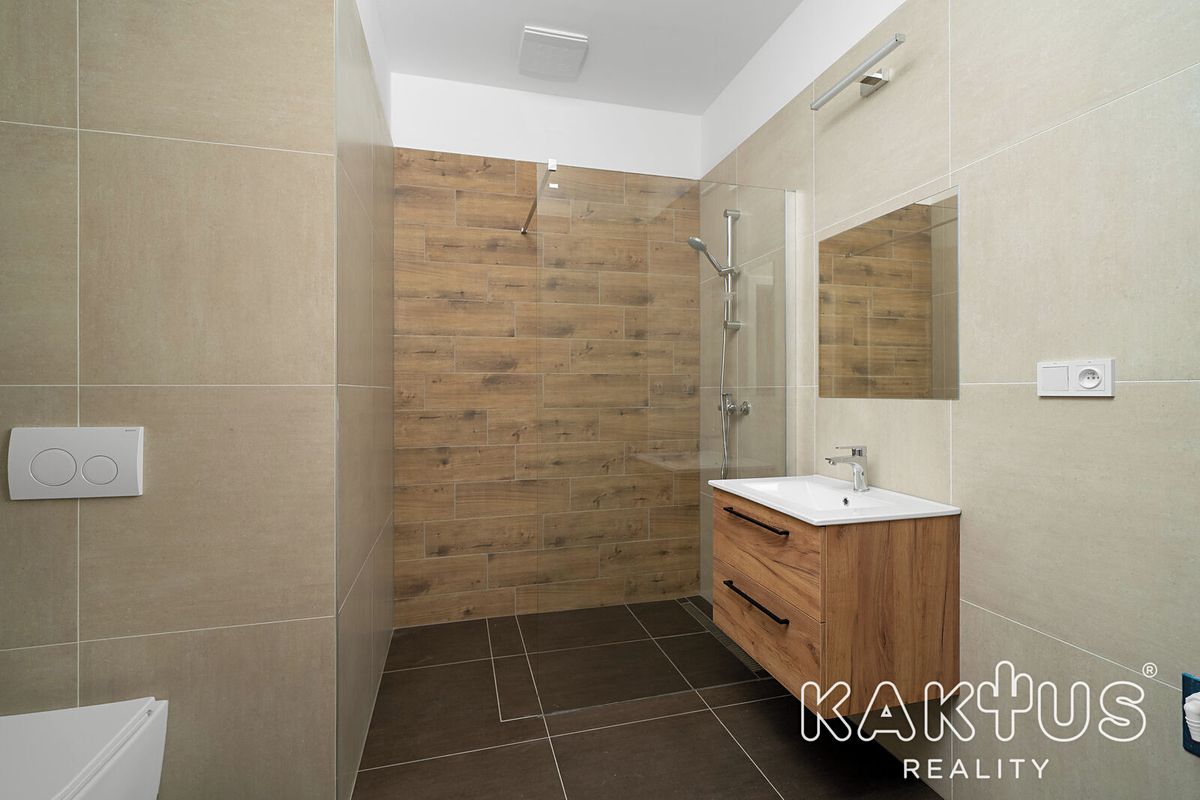 Pronájem bytu 1+kk 29 m² – fotografie 4