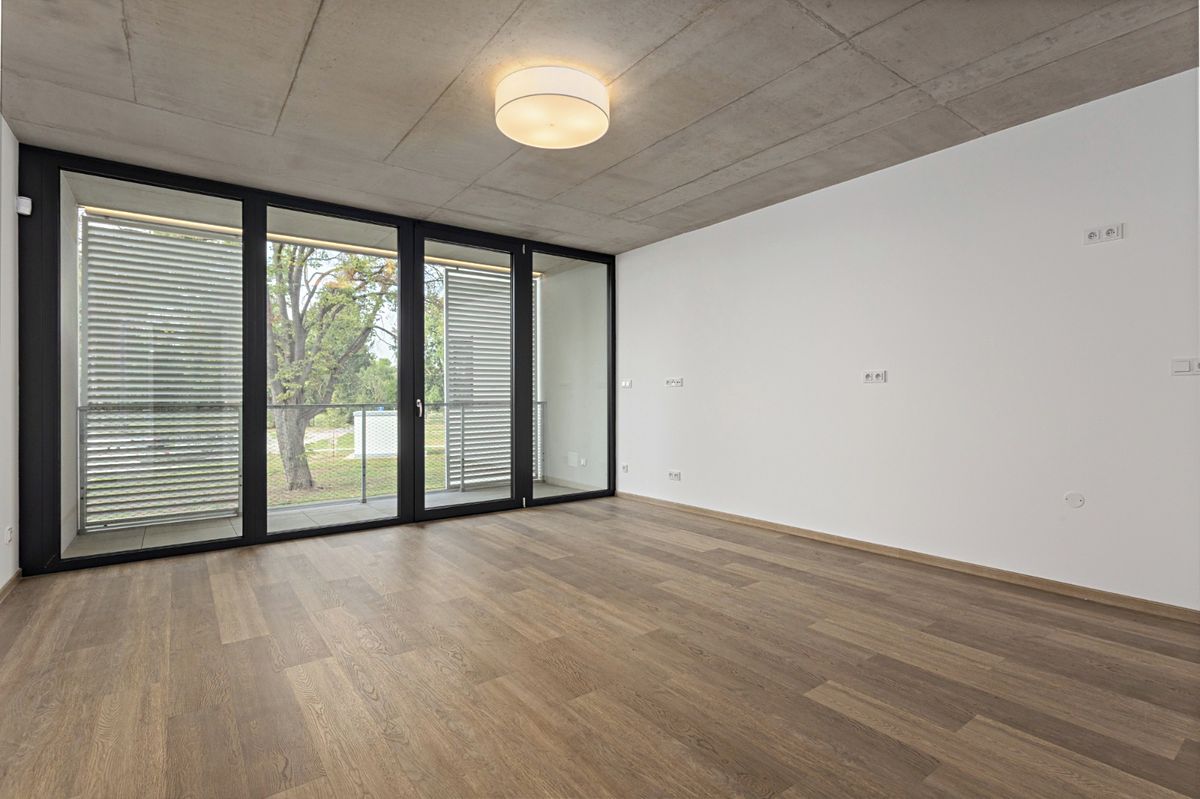 Pronájem bytu 1+kk 30 m² – fotografie 2