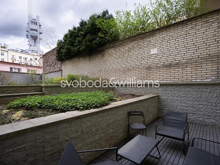 Pronájem komerčního prostoru, 115 m² (1 z 14)