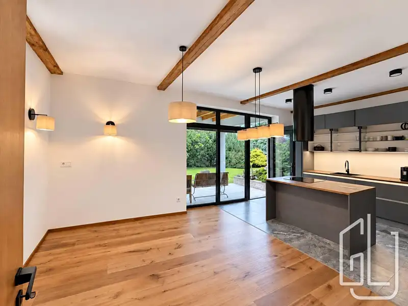 Pronájem bytu 2+kk 60 m², Praha – náhled fotky 1