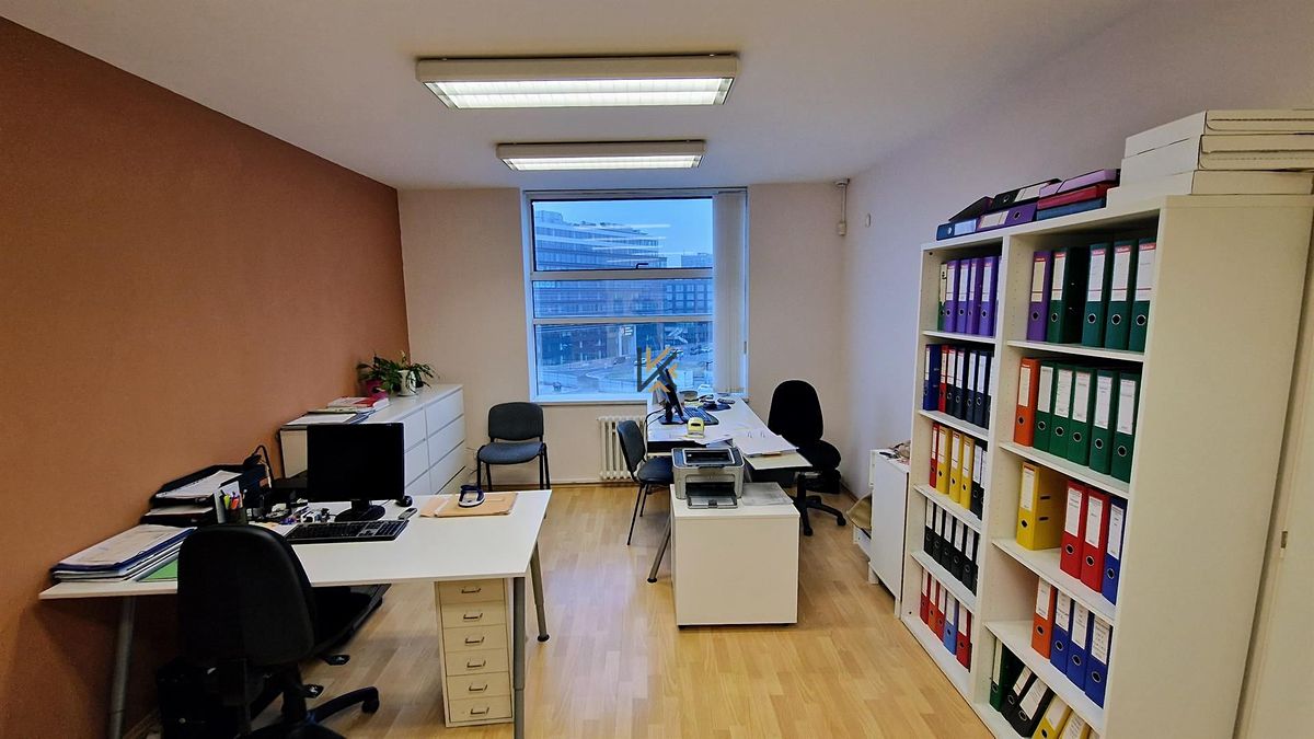 Pronájem kanceláře 24 m² – fotografie 3