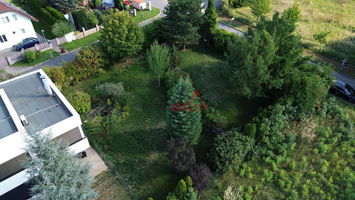 Prodej stavebního pozemku 802 m² – fotografie 3