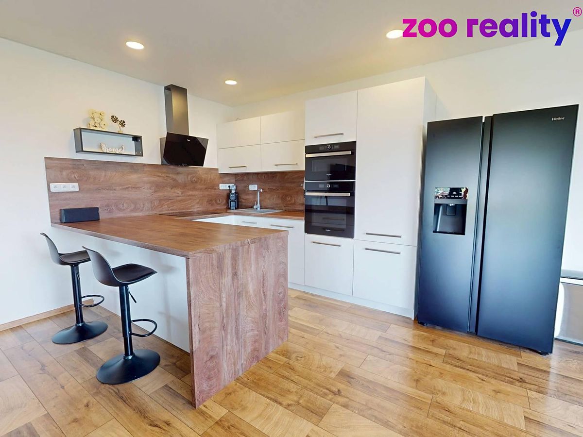 Prodej rodinného domu 156 m², pozemek 994 m² – fotografie 3