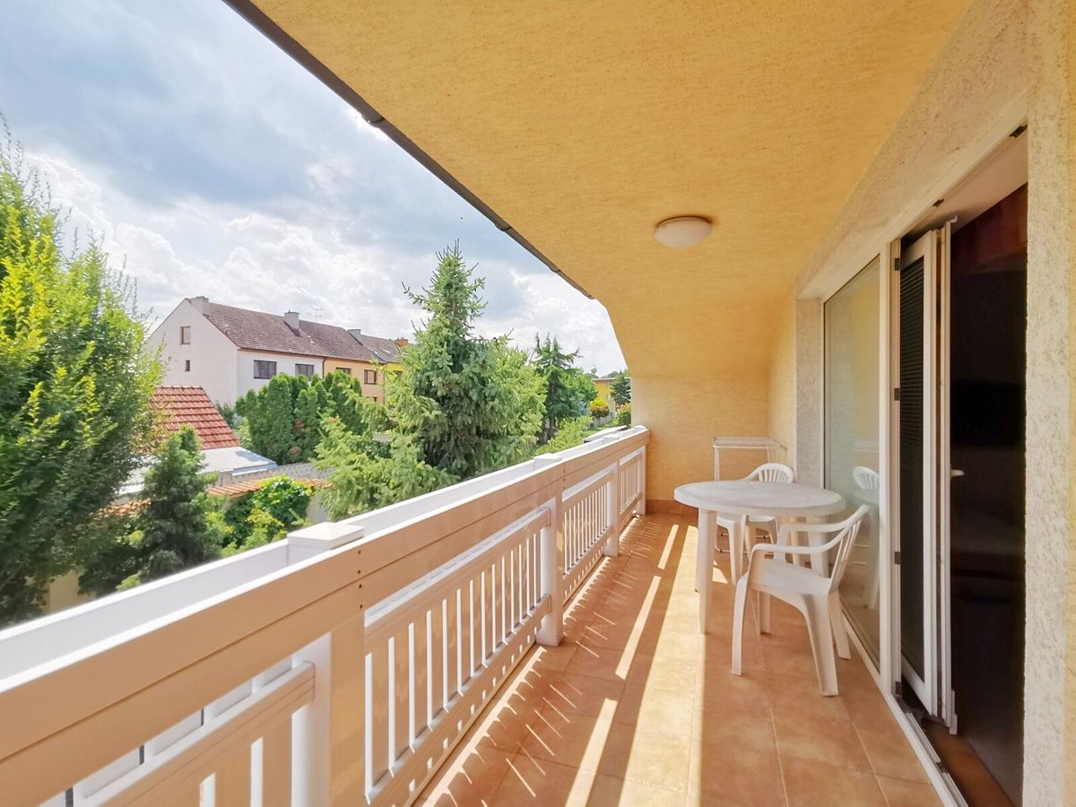 Pronájem bytu 2+kk 70 m² – fotografie 3
