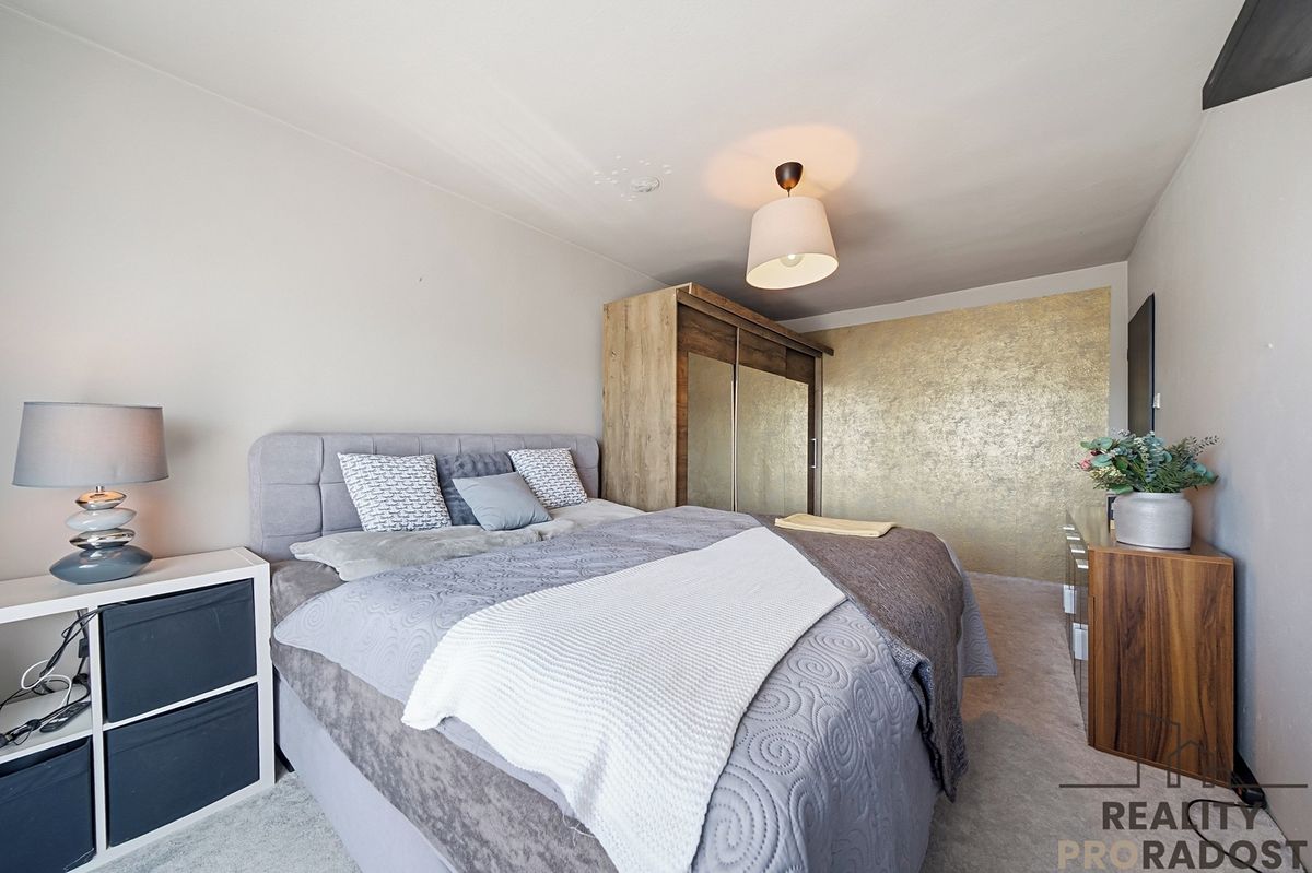 Prodej rodinného domu 213 m², pozemek 569 m² – fotografie 3