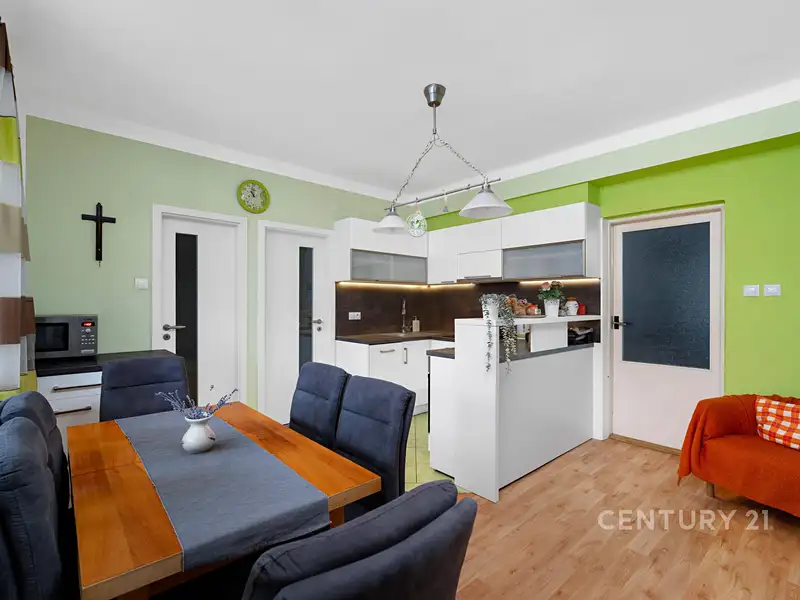 Prodej rodinného domu 165 m², pozemek 923 m², Uhřice – náhled fotky 2
