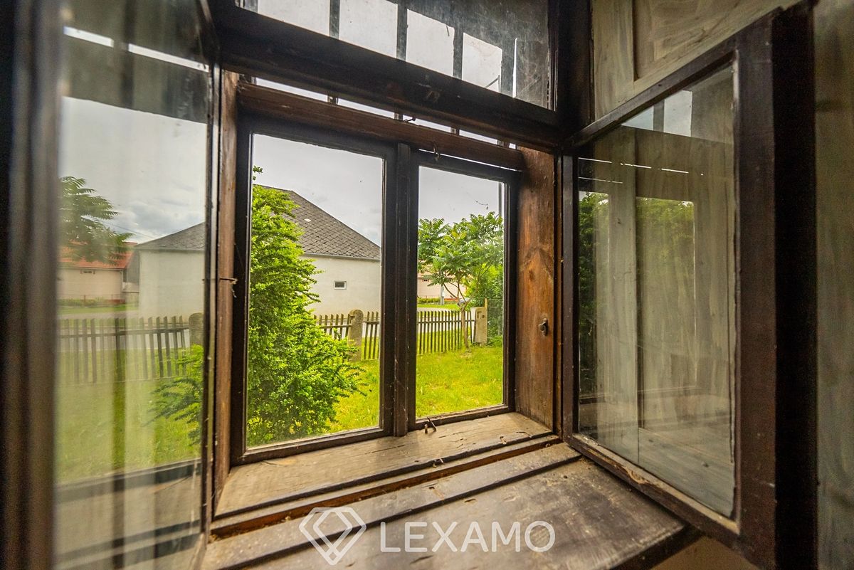 Prodej rodinného domu 325 m², pozemek 902 m² – fotografie 3