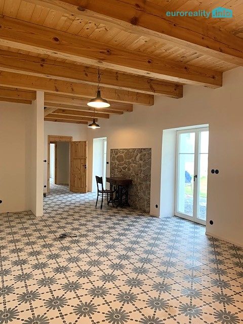 Prodej rodinného domu 152 m², pozemek 380 m² – fotografie 2