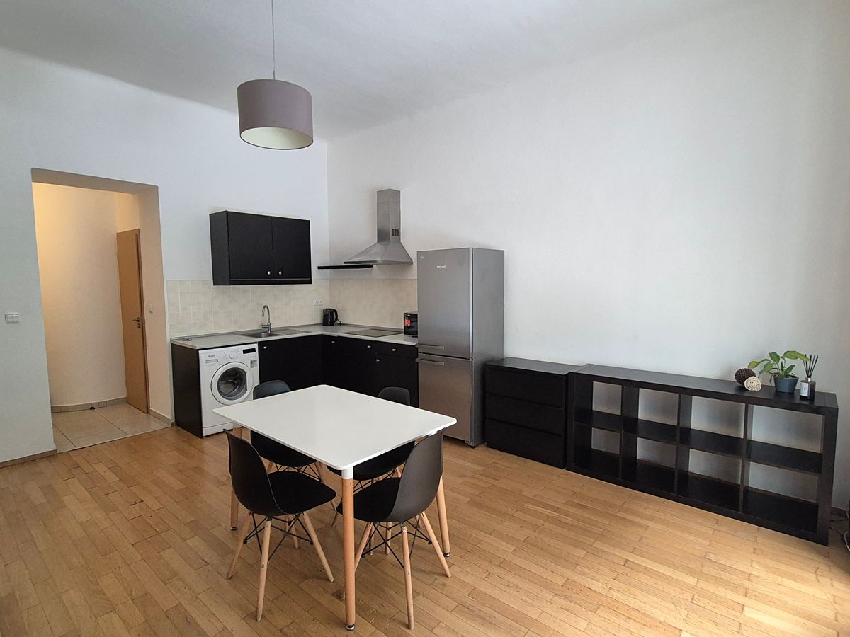 Pronájem bytu 1+kk 33 m² – fotografie 2