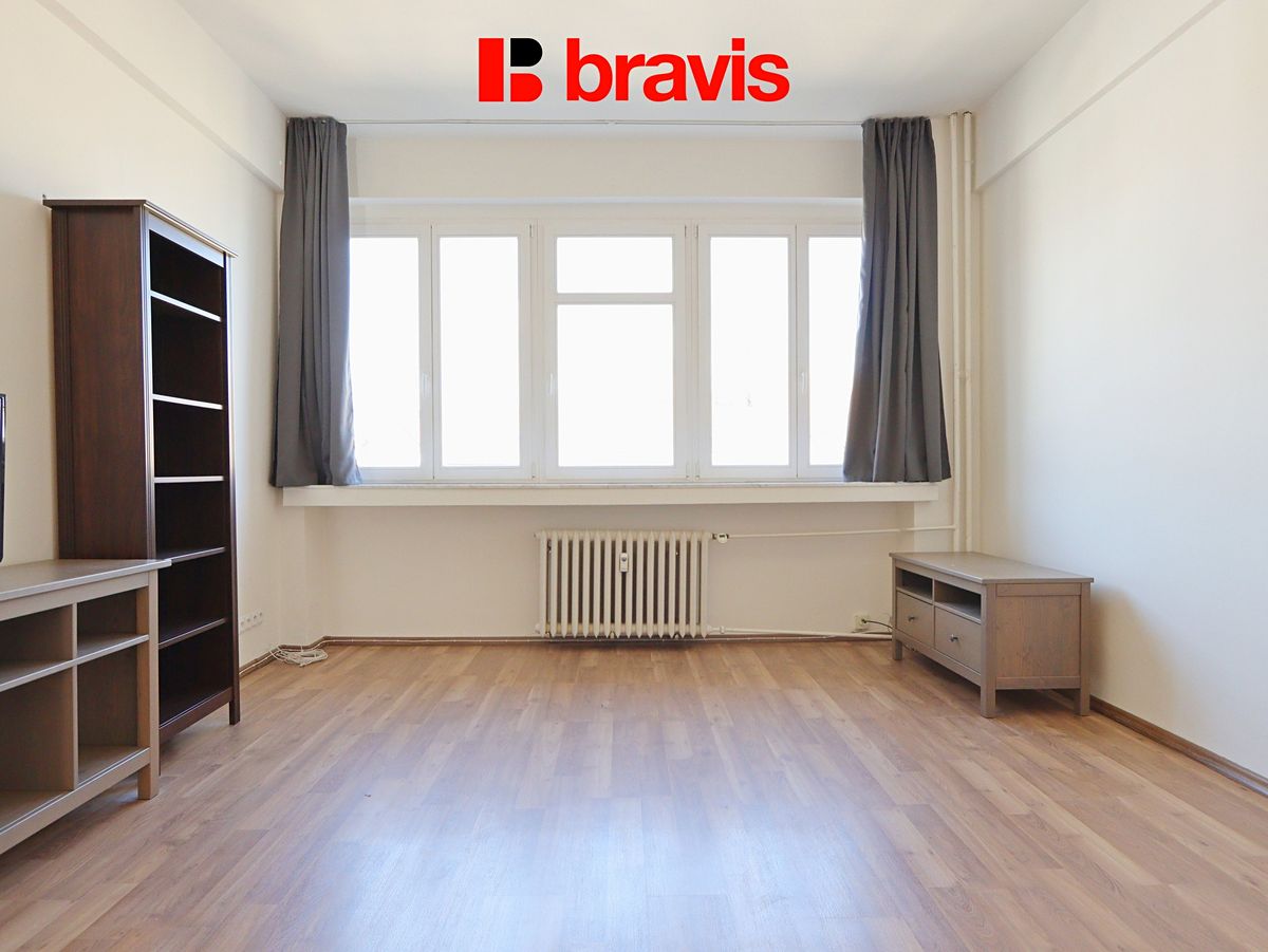 Pronájem bytu 2+1 72 m² – fotografie 3