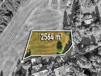 Prodej pozemku 2564 m²
