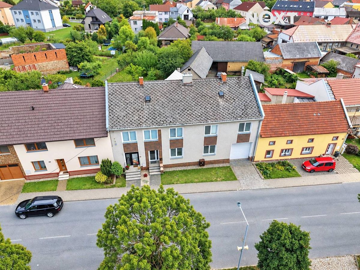 Prodej vícegeneračního domu 320 m², pozemek 1266 m² – fotografie 2