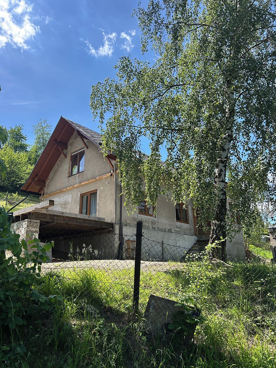 Prodej rodinného domu 176 m², pozemek 1379 m² – fotografie 3
