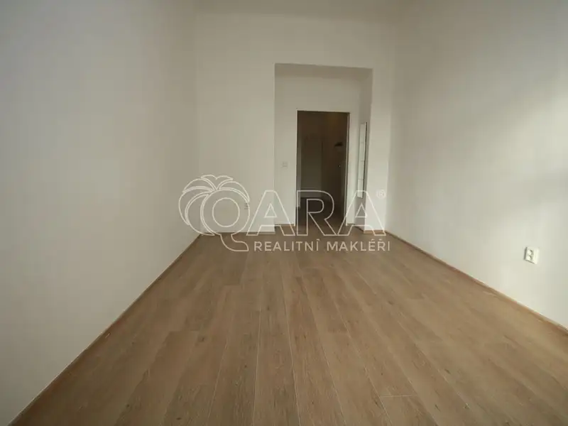Pronájem bytu 1+kk 29 m², Praha – náhled fotky 2
