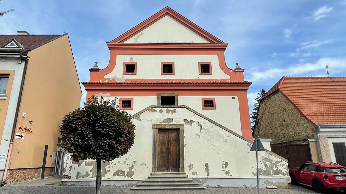 Prodej skladového prostoru 2163 m², Slaný – fotka 1 z 3