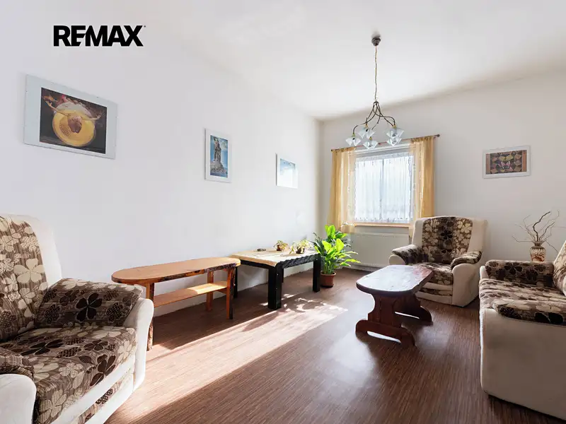 Prodej rodinného domu 207 m², pozemek 354 m², Spořice – náhled fotky 3